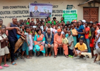 UK-Based Nigerian Motivational Speaker Launches 100 Scholarships for Makoko Girls