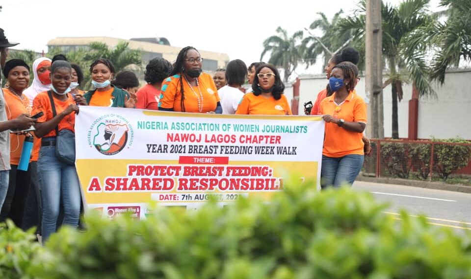 A group picture of NAWOJ, Lagos State Chapter during year 2021 breastfeeding week walk