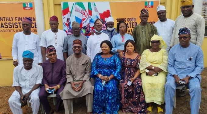 Senator Abiru Meets LASCOTA, Urges Artisans to Take Advantage of N300M Lagos East Business Loan