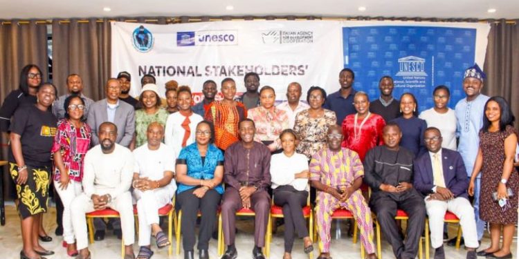 Experts Seek Informed, Positive Reportage of Migration