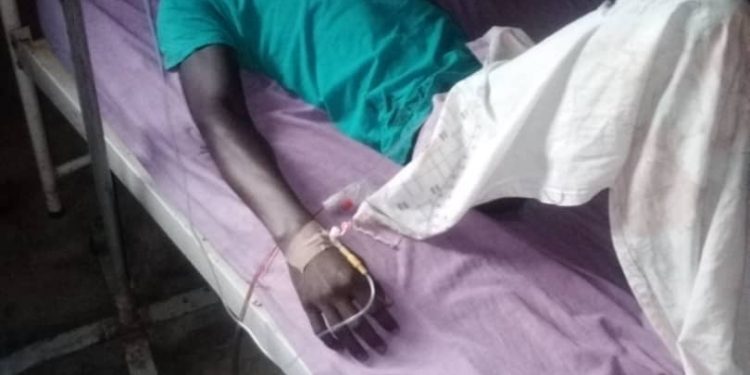 Blind Man Looking for Employment Falls Into Ditch, in Ondo Government Secretariat, Seeks Financial Support After Sustaining Life-Threatening Injury