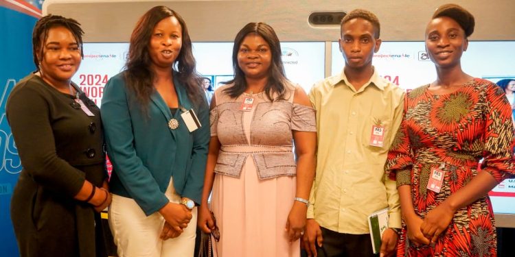 People in a group picture.