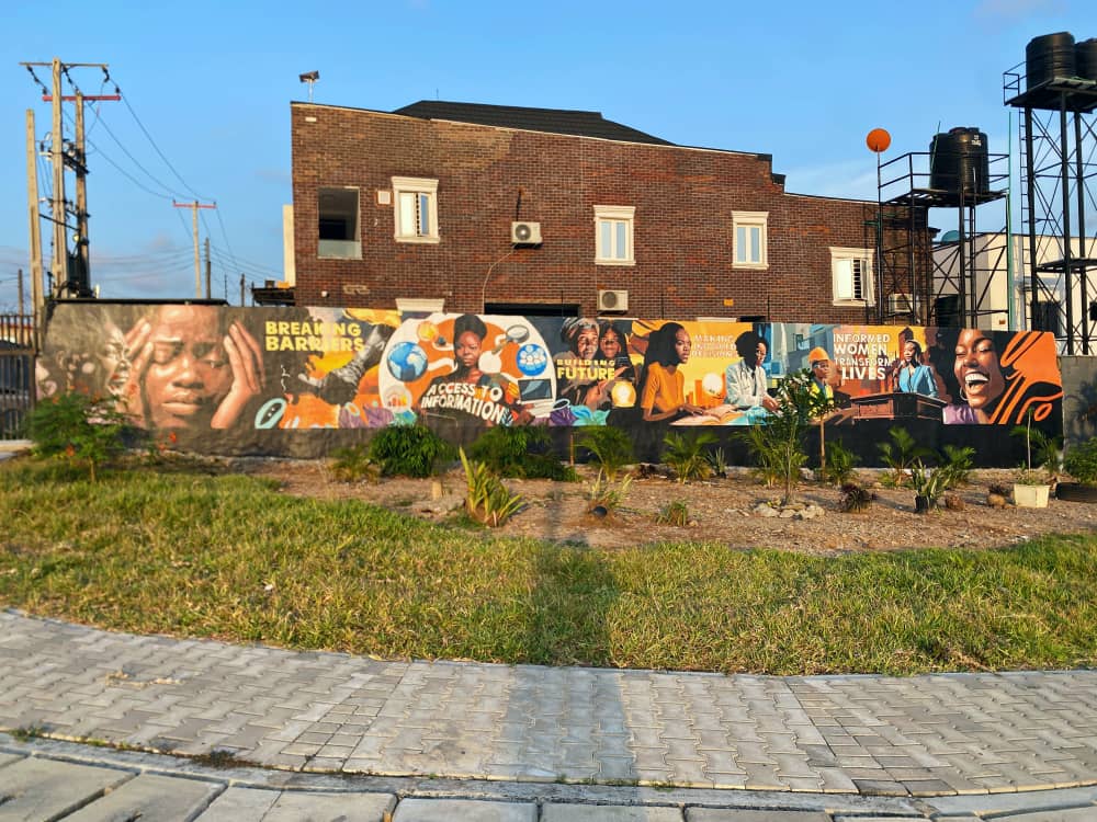 The completed mural, located at the end of Opebi bridge (towards Odo Iya Alaro), Lagos. The mural was designed by Tony Gabriel (Gahbrivah). It is part of the Inform Women, Transform Lives campaign of The Carter Centre and the Lagos State Domestic and Sexual Violence Agency.