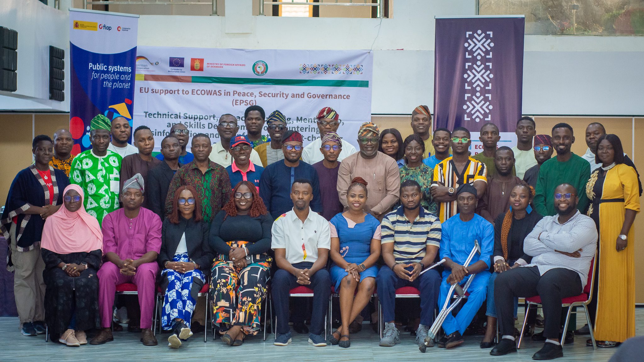 Group picture of participants at the three-day workshop  tagged 'Truth at the Ballot: Strengthening Media and Civil Society for Democratic and Peaceful Elections in Nigeria', organised by FactCheckAfrica in partnership with FIAP.