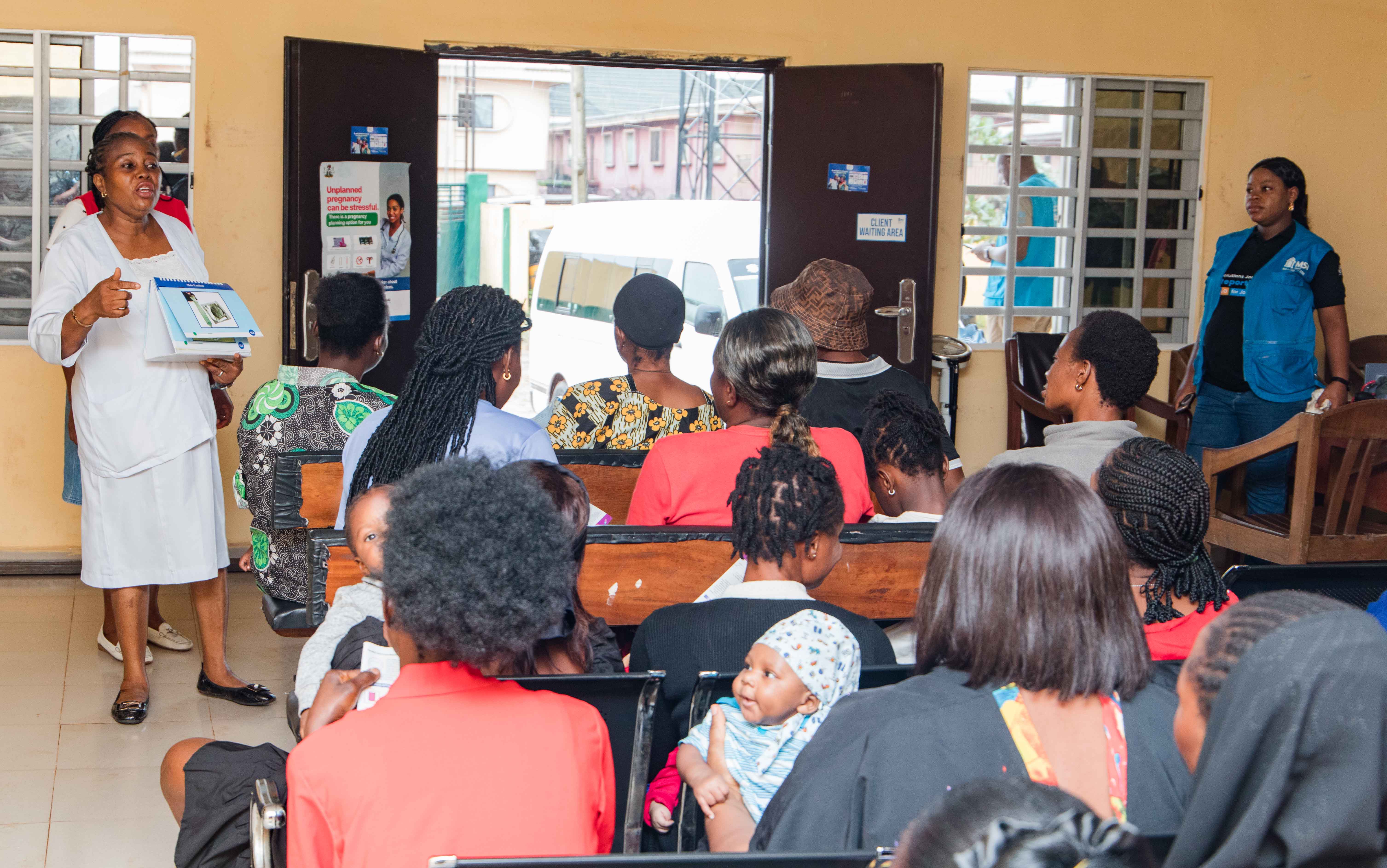 A family planning educator sensitises women about family planning at Iwogban Primary Health Centre, Ikpoba Okha LGA, Edo State. Photo credit: Samuel Gada/NHW